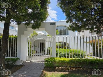CASA DE VENTA CUMBAYA SECTOR COLEGIO ALEMAN