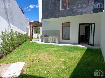 CASA DE VENTA TUMBACO