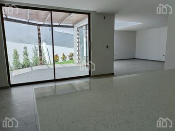CASA DE VENTA TUMBACO