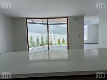 CASA DE VENTA TUMBACO