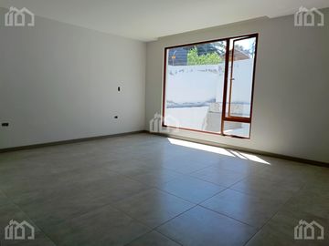 CASA DE VENTA TUMBACO