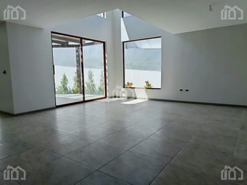CASA DE VENTA TUMBACO