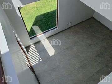 CASA DE VENTA TUMBACO