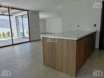 CASA DE VENTA TUMBACO