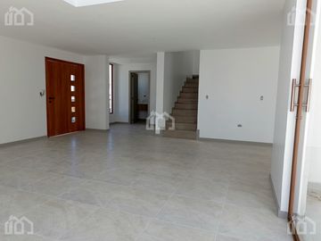 CASA DE VENTA TUMBACO