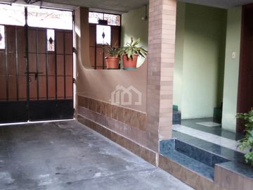 CASA RENTERA DE VENTA SECTOR LAS CASAS