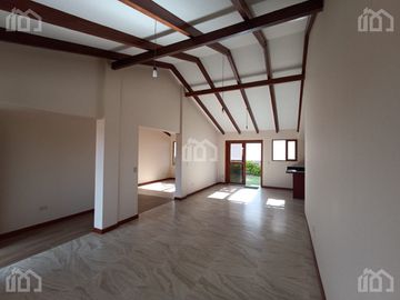 CASA DE UNA PLANTA EN VENTA   EN TUMBACO SECTOR LA VIÑA ALTA