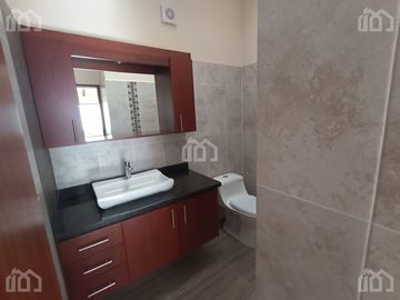 CASA DE UNA PLANTA EN VENTA   EN TUMBACO SECTOR LA VIÑA ALTA