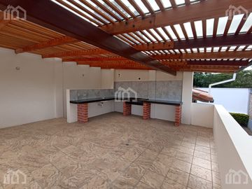 CASA DE UNA PLANTA EN VENTA   EN TUMBACO SECTOR LA VIÑA ALTA