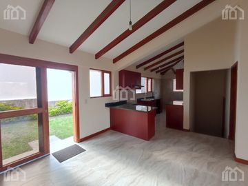 CASA DE UNA PLANTA EN VENTA   EN TUMBACO SECTOR LA VIÑA ALTA