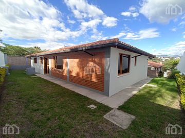 CASA DE UNA PLANTA EN VENTA   EN TUMBACO SECTOR LA VIÑA ALTA