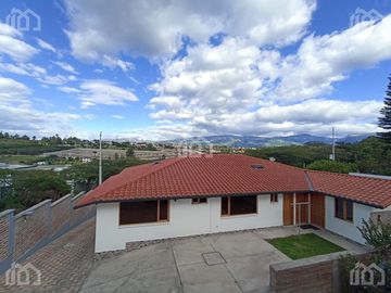 CASA DE UNA PLANTA EN VENTA   EN TUMBACO SECTOR LA VIÑA ALTA