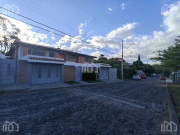 CASA DE UNA PLANTA EN VENTA   EN TUMBACO SECTOR LA VIÑA ALTA