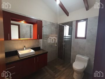 CASA DE UNA PLANTA EN VENTA   EN TUMBACO SECTOR LA VIÑA ALTA