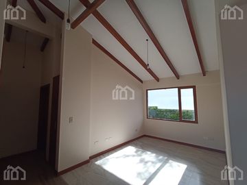 CASA DE UNA PLANTA EN VENTA   EN TUMBACO SECTOR LA VIÑA ALTA
