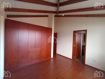 CASA DE UNA PLANTA EN VENTA   EN TUMBACO SECTOR LA VIÑA ALTA