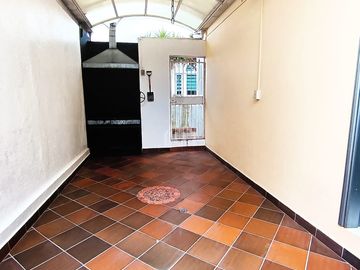 CASA EN VENTA SECTOR EL CONDADO