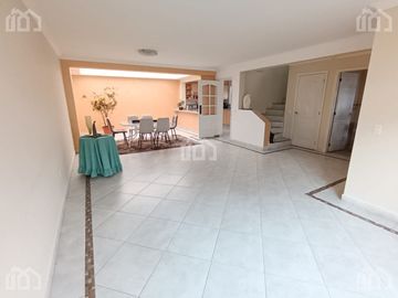CASA EN VENTA SECTOR EL CONDADO