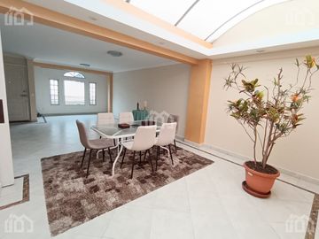 CASA EN VENTA SECTOR EL CONDADO