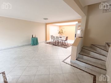 CASA EN VENTA SECTOR EL CONDADO