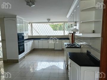 CASA DE VENTA EN MIRAVALLE URBANIZACIÓN RINCÓN DEL VALLE