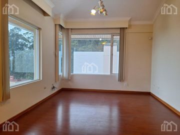 CASA DE VENTA EN MIRAVALLE URBANIZACIÓN RINCÓN DEL VALLE