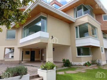 CASA DE VENTA EN MIRAVALLE URBANIZACIÓN RINCÓN DEL VALLE