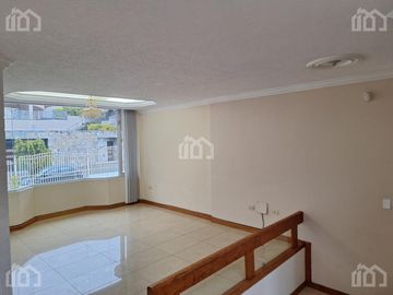 CASA DE VENTA EN MIRAVALLE URBANIZACIÓN RINCÓN DEL VALLE