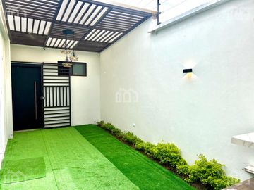 CASA MODERNA Y LOCAL COMERCIAL EN VENTA SECTOR SAN JOAQUIN AUTOPISTA MEDIO EJIDO