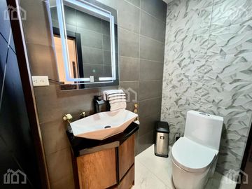 CASA MODERNA Y LOCAL COMERCIAL EN VENTA SECTOR SAN JOAQUIN AUTOPISTA MEDIO EJIDO