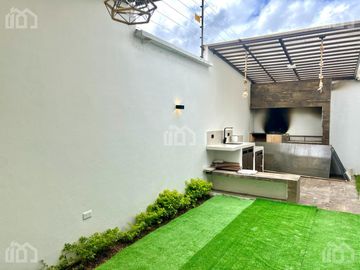 CASA MODERNA Y LOCAL COMERCIAL EN VENTA SECTOR SAN JOAQUIN AUTOPISTA MEDIO EJIDO