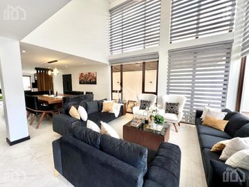 CASA MODERNA Y LOCAL COMERCIAL EN VENTA SECTOR SAN JOAQUIN AUTOPISTA MEDIO EJIDO