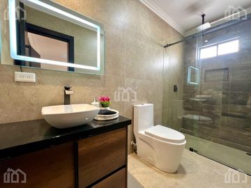 CASA MODERNA Y LOCAL COMERCIAL EN VENTA SECTOR SAN JOAQUIN AUTOPISTA MEDIO EJIDO