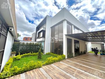 CASA MODERNA Y LOCAL COMERCIAL EN VENTA SECTOR SAN JOAQUIN AUTOPISTA MEDIO EJIDO