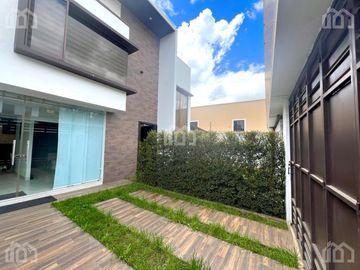 CASA MODERNA Y LOCAL COMERCIAL EN VENTA SECTOR SAN JOAQUIN AUTOPISTA MEDIO EJIDO