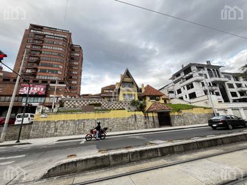 CASA DE VENTA  SECTOR ZONA ROSADA CUENCA