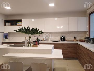 DEPARTAMENTO DE VENTA EN CUMBAYÁ