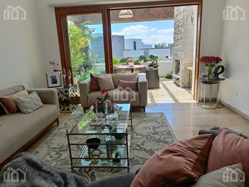 DEPARTAMENTO DE VENTA EN CUMBAYÁ