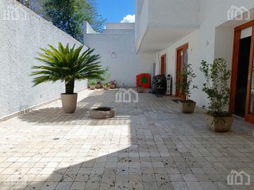 DEPARTAMENTO DE VENTA EN CUMBAYÁ
