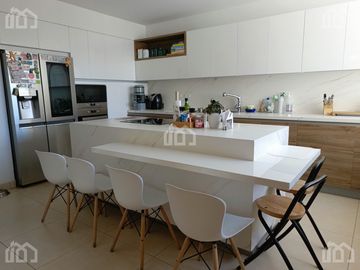 DEPARTAMENTO DE VENTA EN CUMBAYÁ