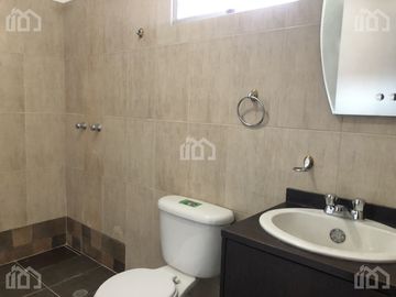 CASA DE VENTA EN TUMBACO DE OPORTUNIDAD