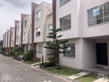 CASA DE VENTA EN TUMBACO DE OPORTUNIDAD