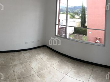 CASA DE VENTA EN TUMBACO DE OPORTUNIDAD