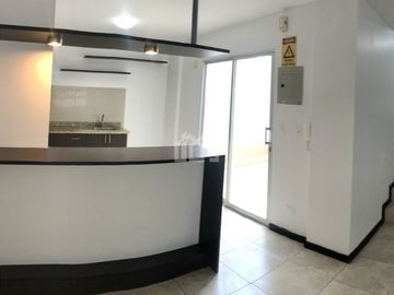 CASA DE VENTA EN TUMBACO DE OPORTUNIDAD