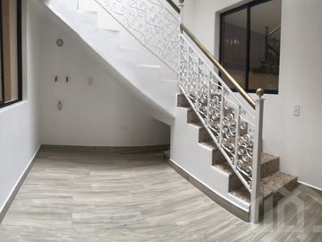 CASA DE VENTA EN CARCELEN
