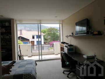 CASA DE VENTA EN CUMBAYA SECTOR COLEGIO ALEMAN