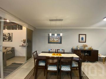 CASA DE VENTA EN TUMBACO