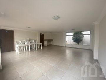 CASA DE VENTA EN TUMBACO
