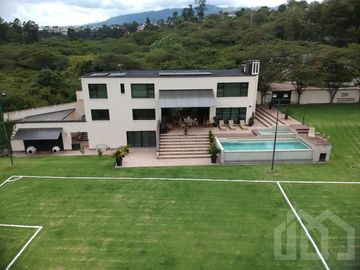CASA DE VENTA EN CUMBAYA