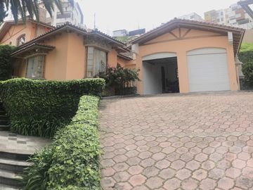 CASA DE VENTA EN URBANIZACION SECTOR NORTE EL CONDADO